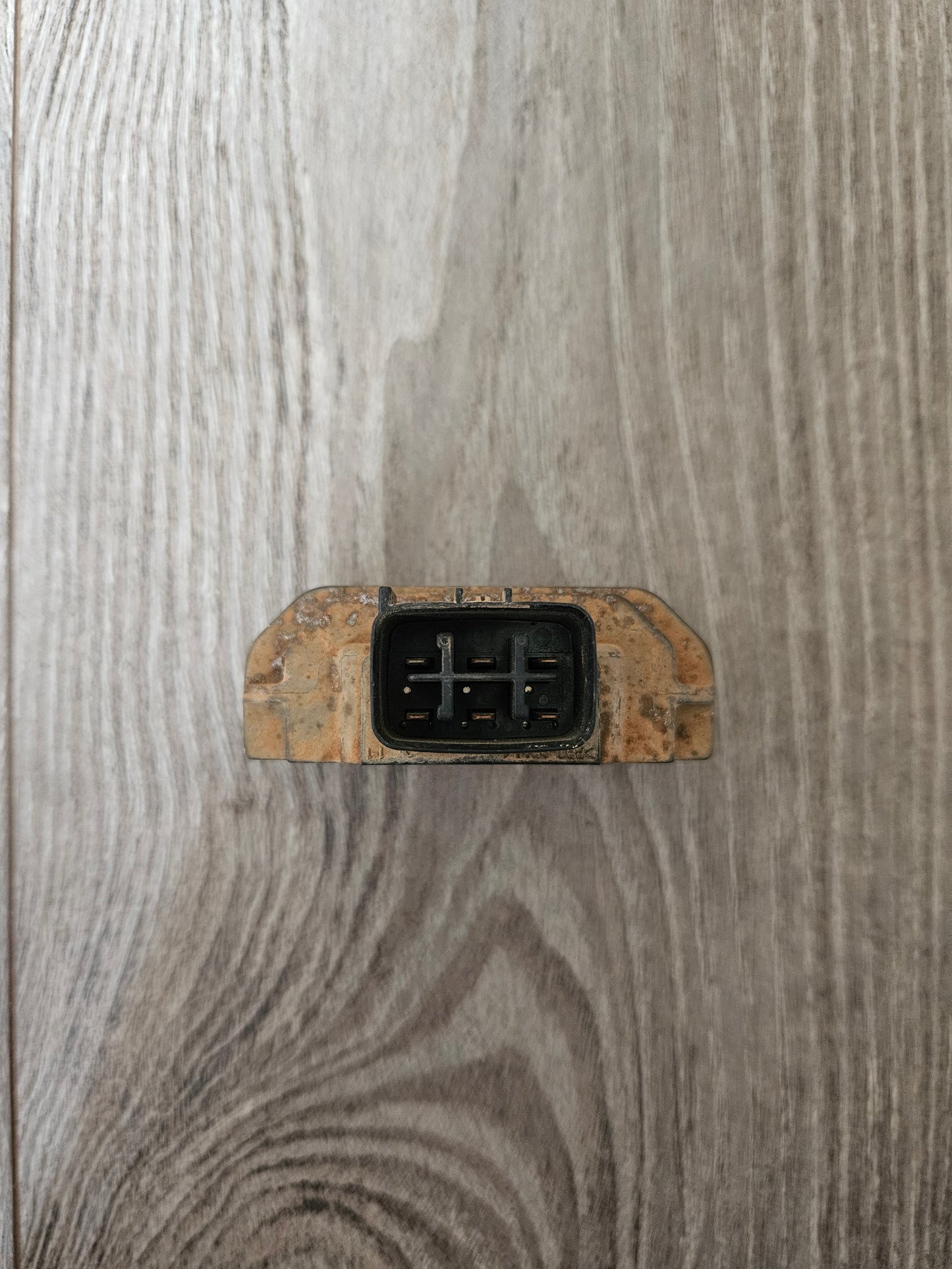 Suzuki Quadrunner 250 Regulator / Rectifier