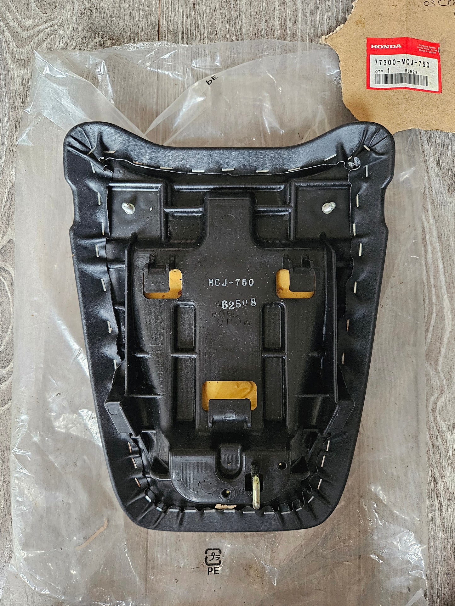 Honda CBR954RR CBR900RR Rear Seat 03