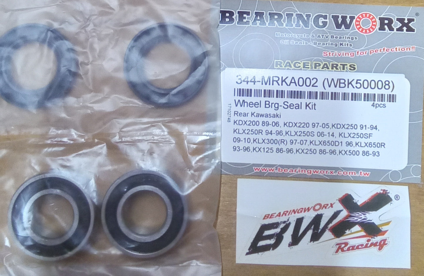 Kawasaki KDX200 KLX250 Yamaha YZ125 IT200 Front Wheel Bearing and Seal Kit