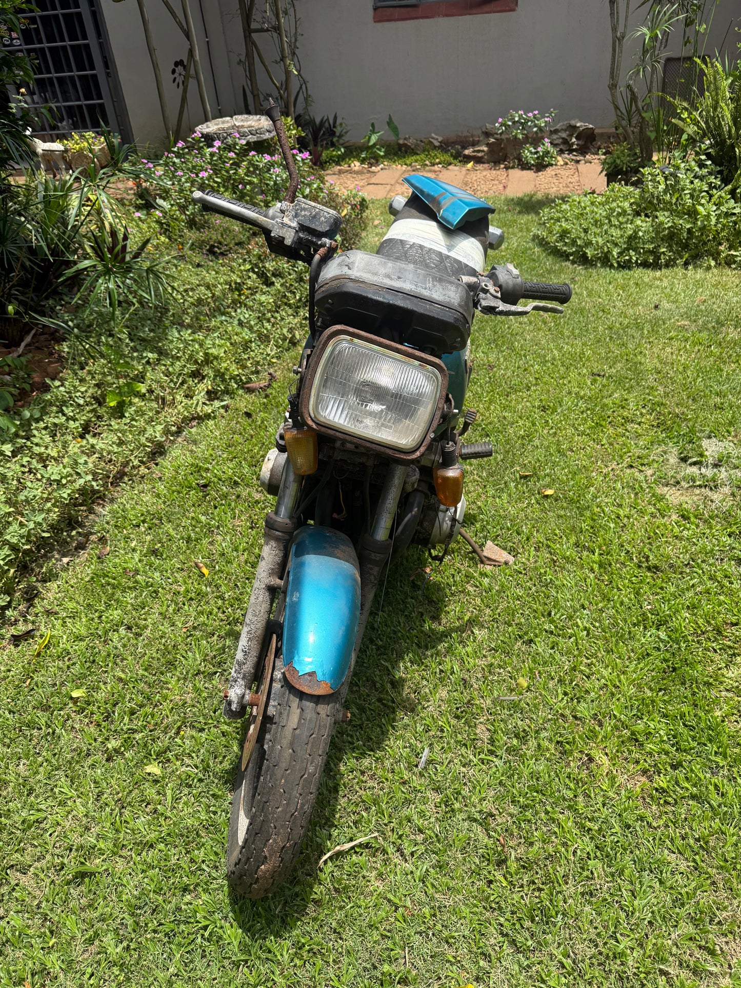 Kawasaki GPZ750 Stripping For Spares