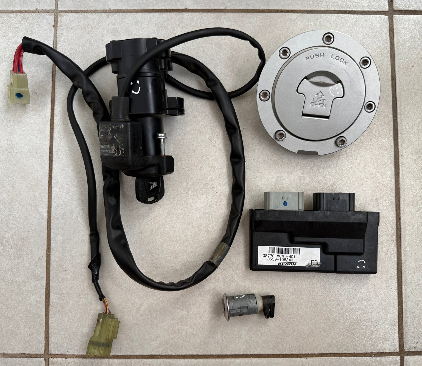 Honda VFR800 VFR800A ABS Ignition Set With ECU And Fuel Cap