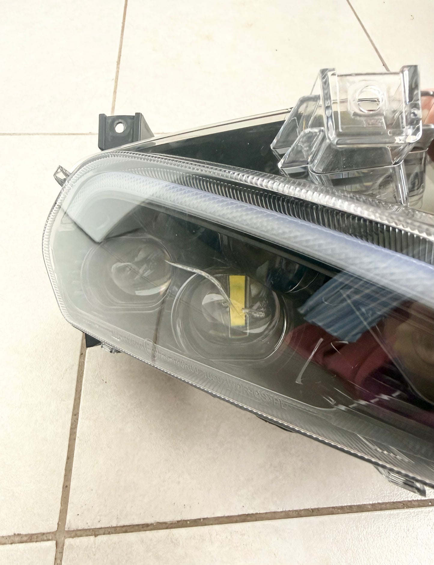 QJ Motor SRK 800 RR Headlight