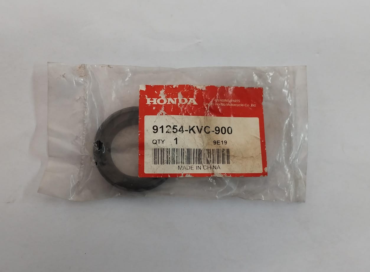 Honda GLH125 Storm 125 Dust Seal Cover