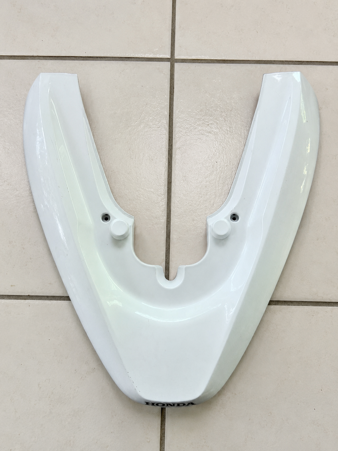 I-Honda PCX125 Emaphakathi Esembozweni Esingemuva