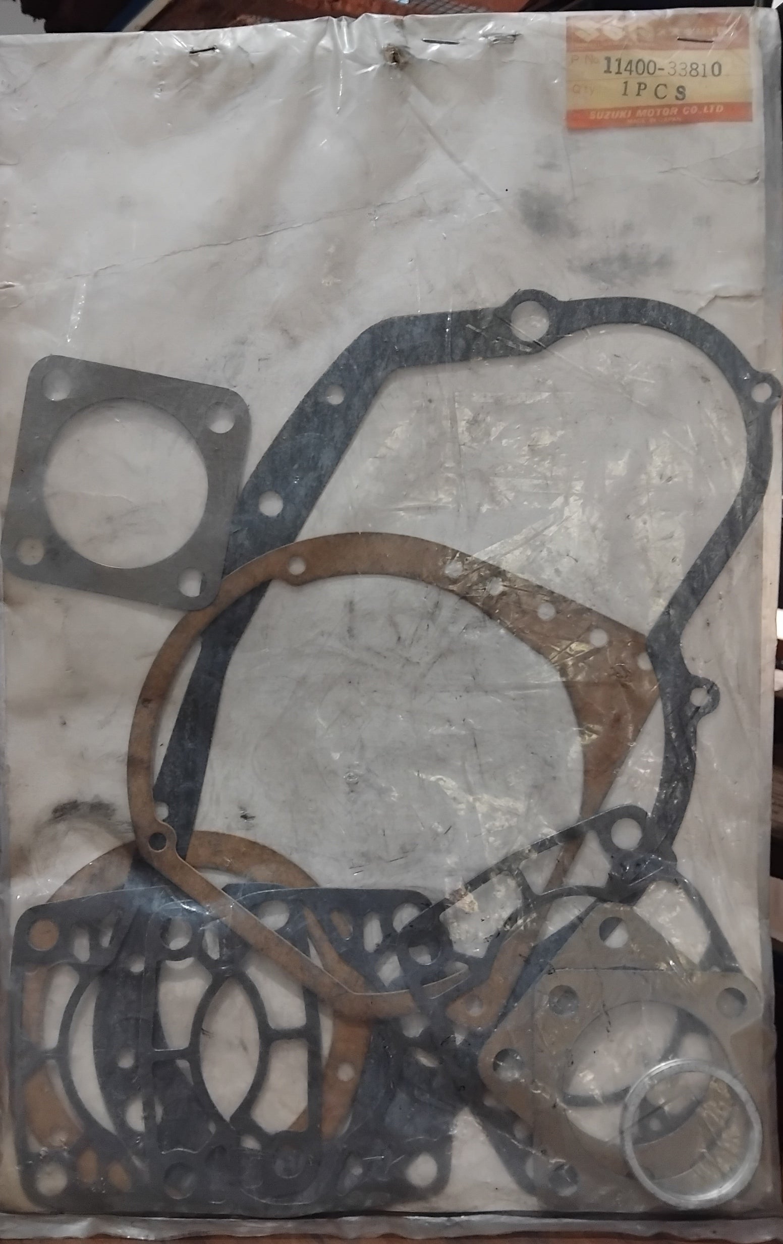 SUZUKI GT 380 A B C 1976-1978 Kit n°2 vis BTR inox moteur GT380 SUZUKI GT 380 A B C 1976-1978 Kit n°2 vis BTR inox moteur GT380