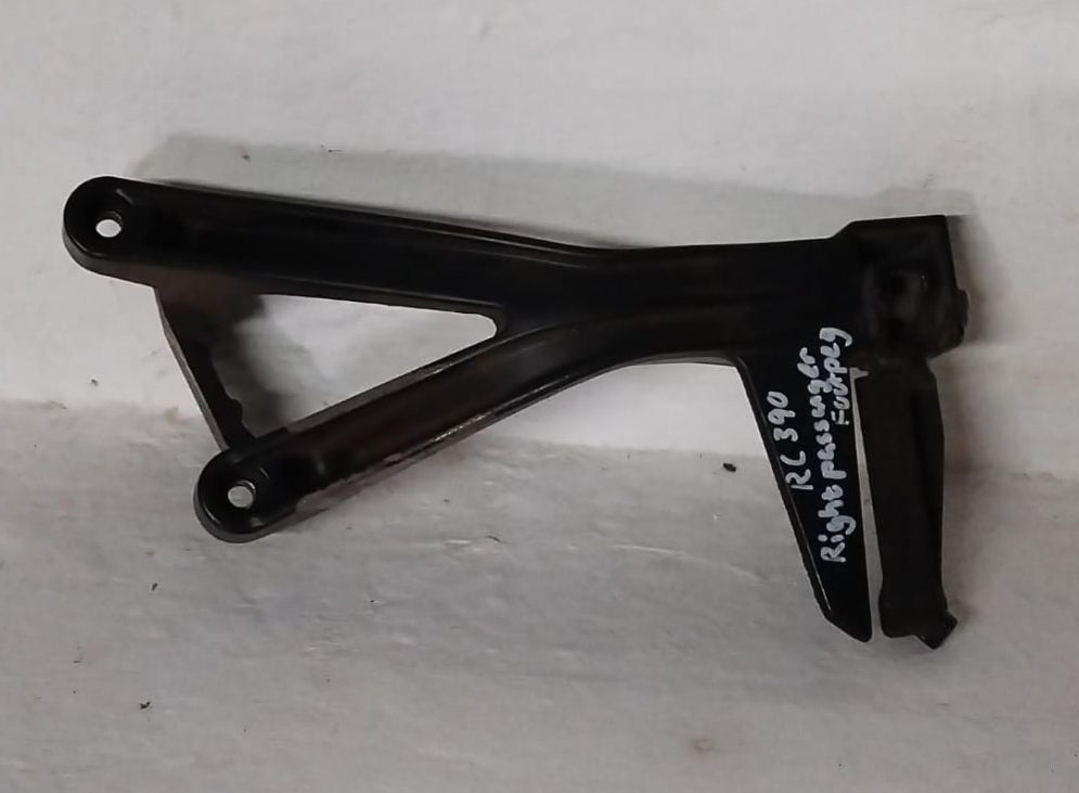 KTM RC 390 Rear Right Footrest Bracket and Peg