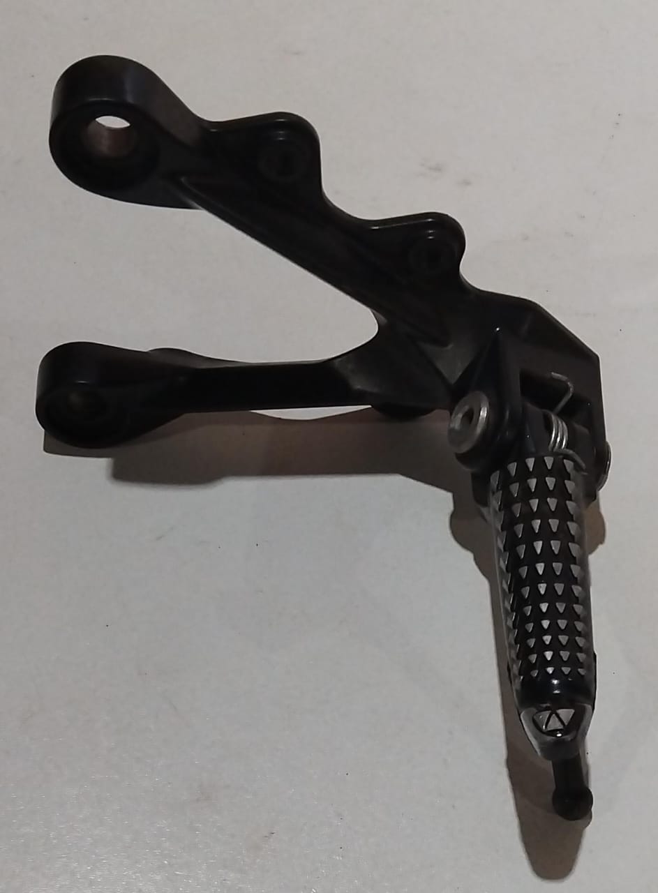 Kawasaki Ninja ZX-6R ZX6 Left Footrest Bracket and Pedal