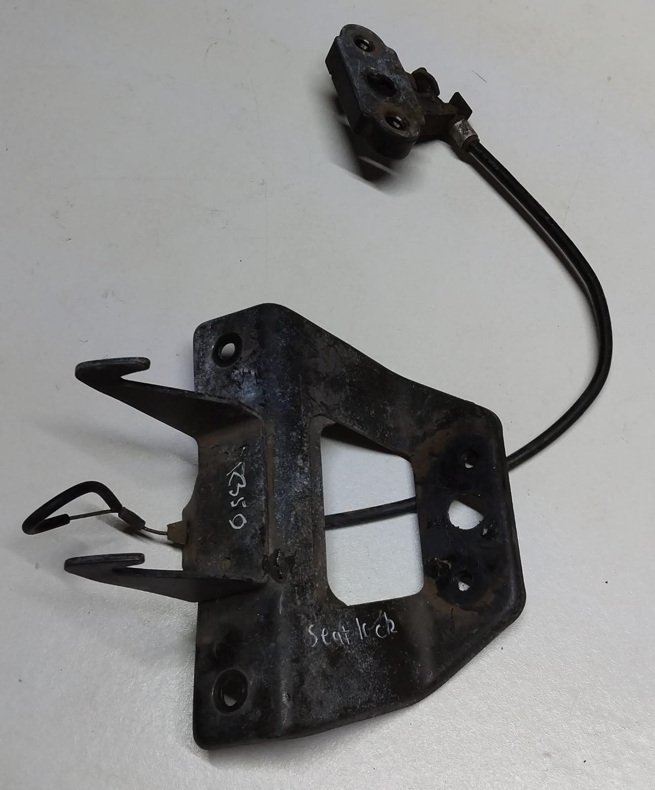 Kawasaki ZX-7R ZX7 Seat Lock