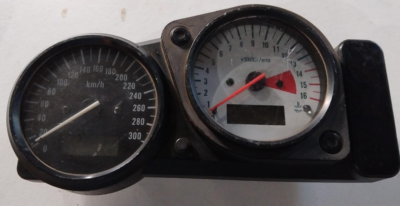 Suzuki GSX750 Clocks / Gauges