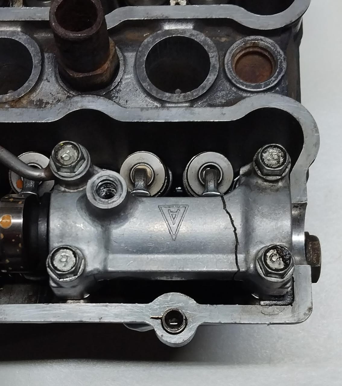 Suzuki GSX-R400 GK76 Head with Tappet Cover