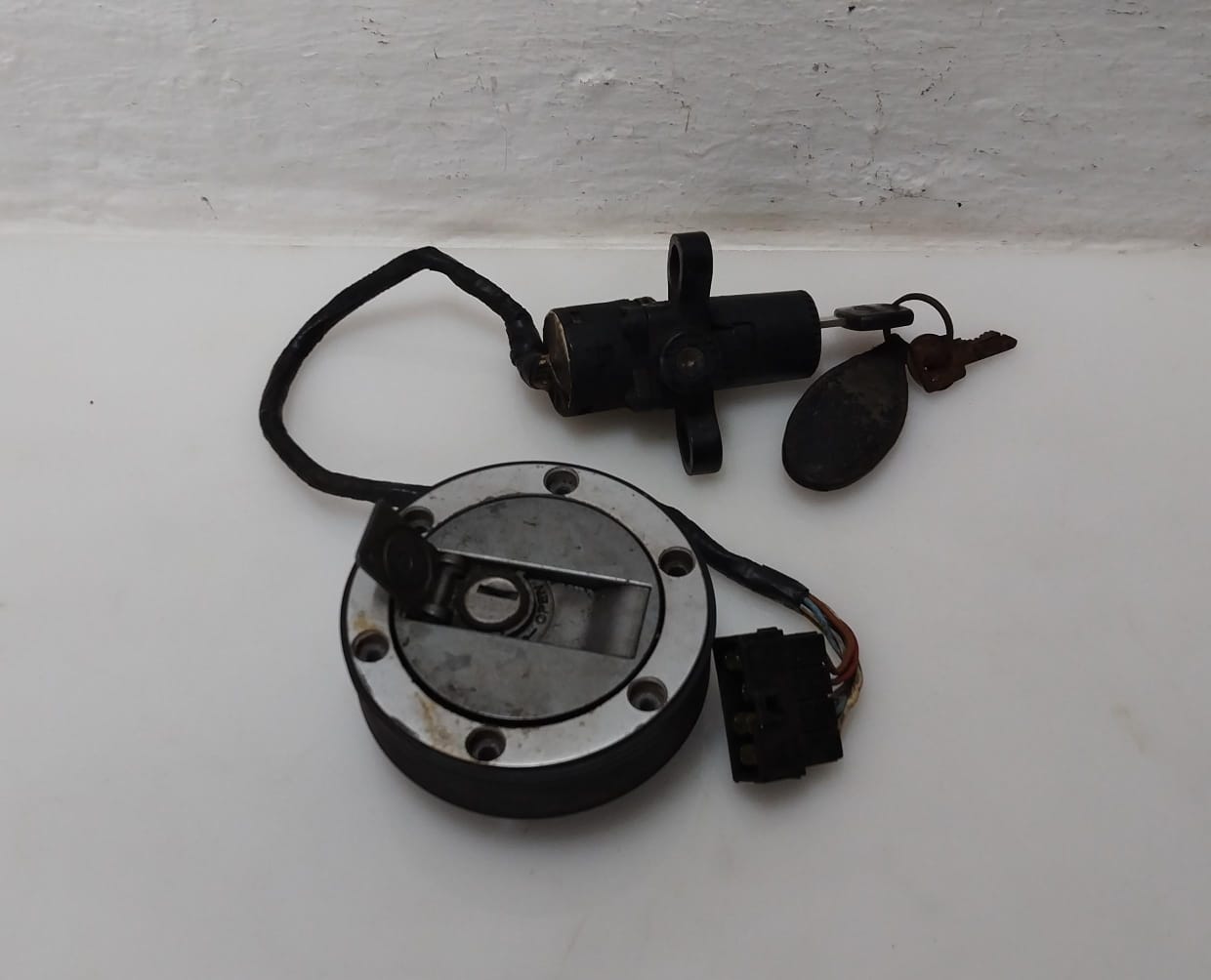 Triumph Sprint ST 1050 Fuel Cap, Ignition and Key