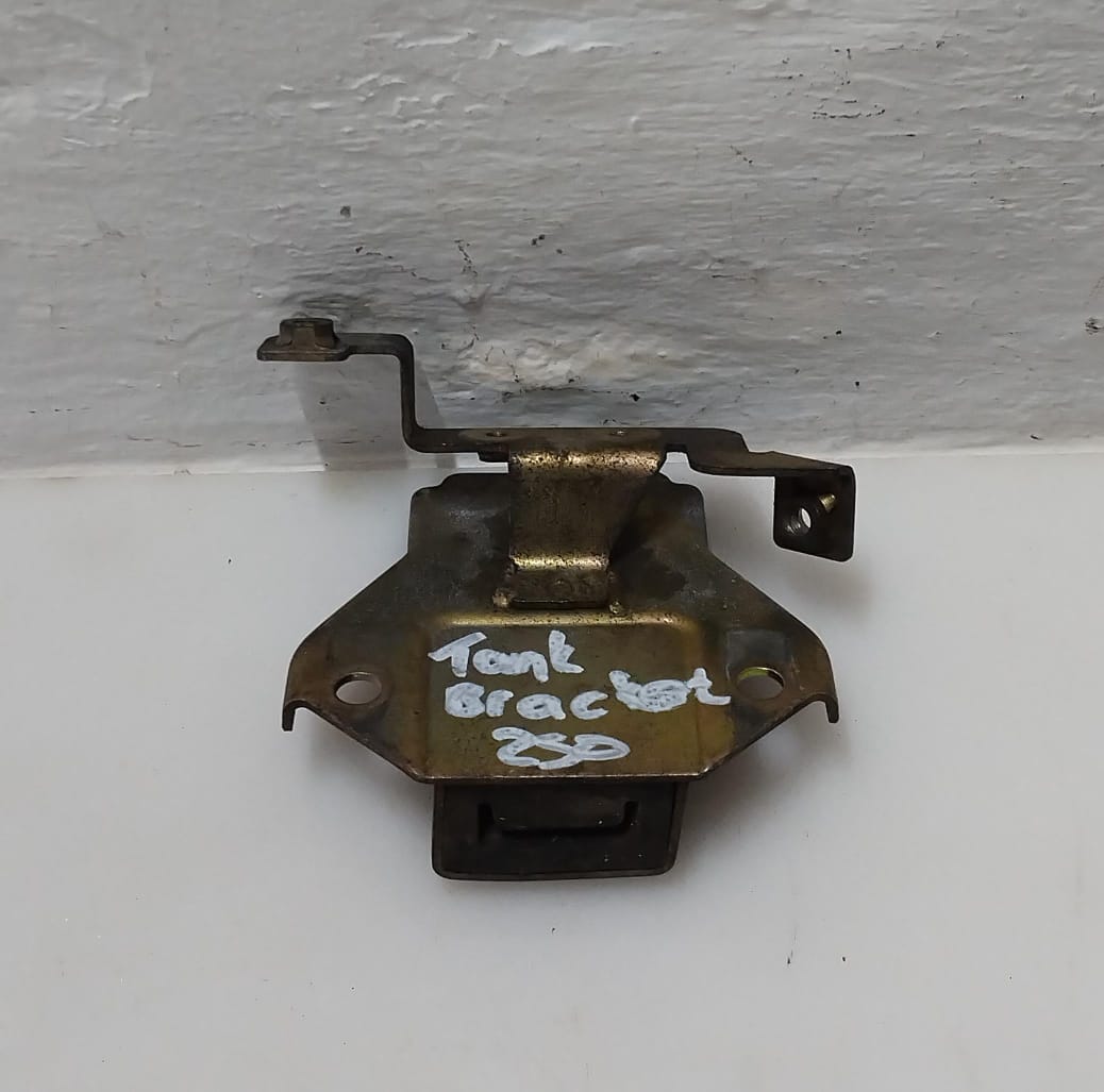 Triumph Sprint ST 1050 Tank Bracket