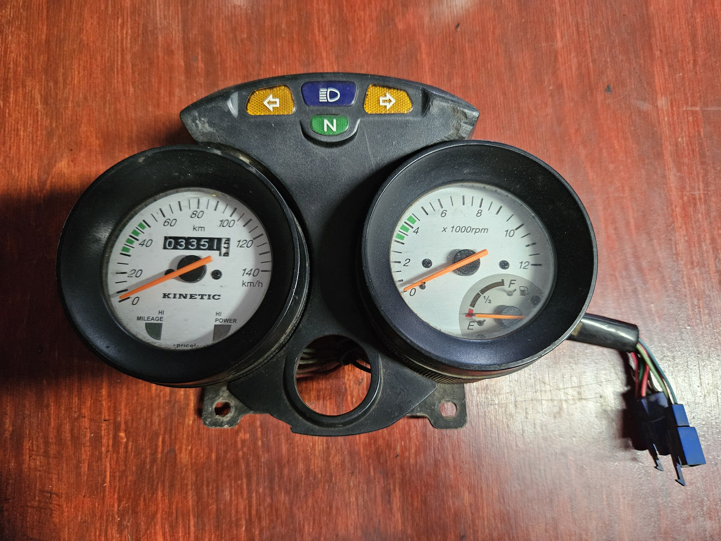Kinetic Velocity 115 Clocks / Gauges