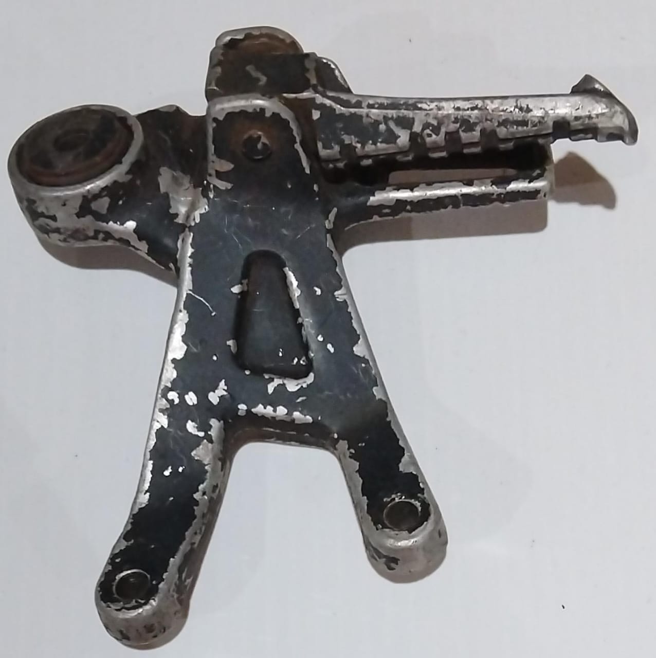 Yamaha FZR1000 Right Footrest Bracket