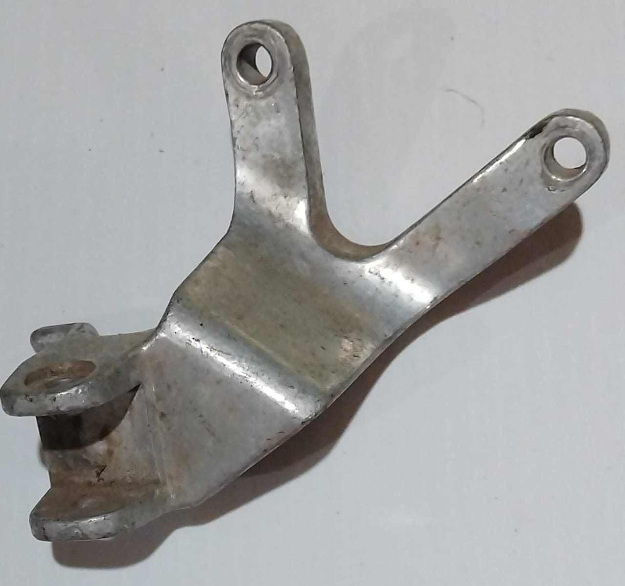 Yamaha FZR1000 Rear Right Footrest Bracket