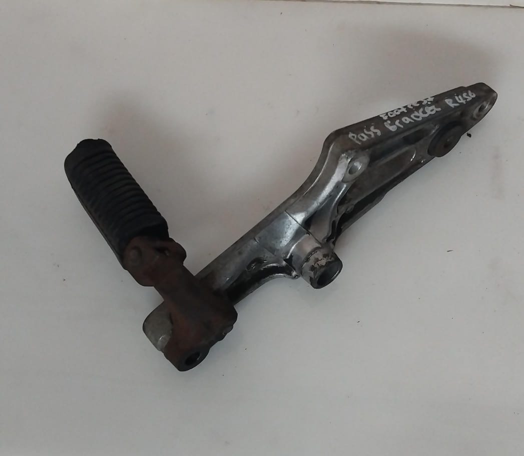 Yamaha XS1100 Right Passenger Footrest Bracket
