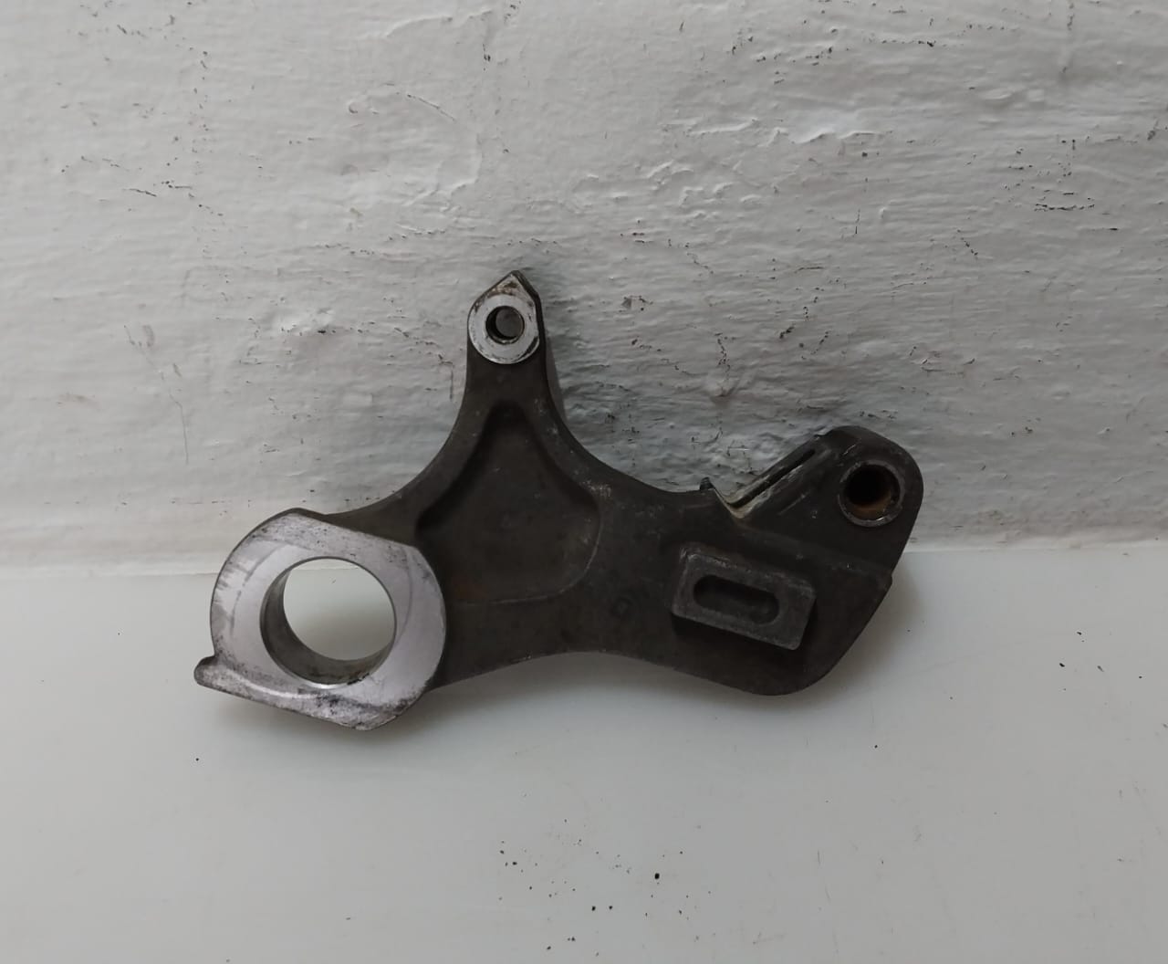 Yamaha YZF-R1 YZFR1 R1 Rear Caliper Bracket