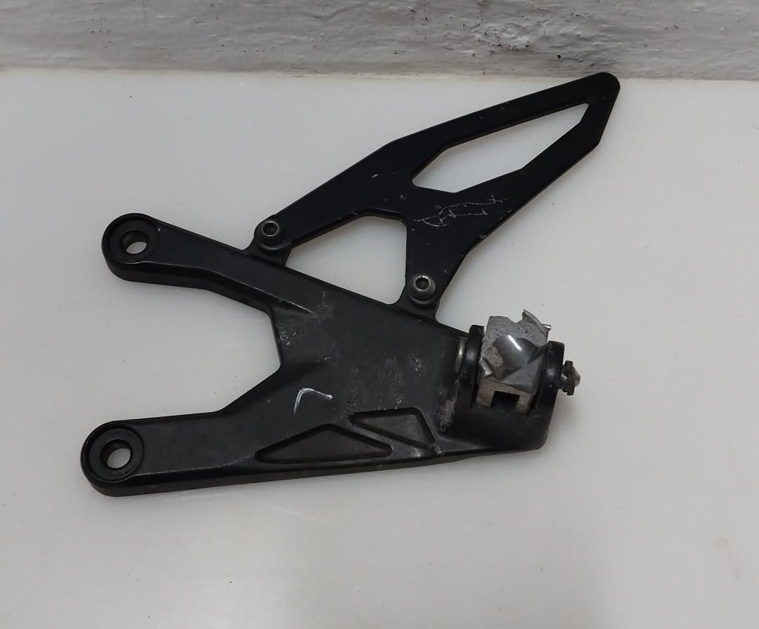 Yamaha YZF-R1 R1 Left Footrest Bracket