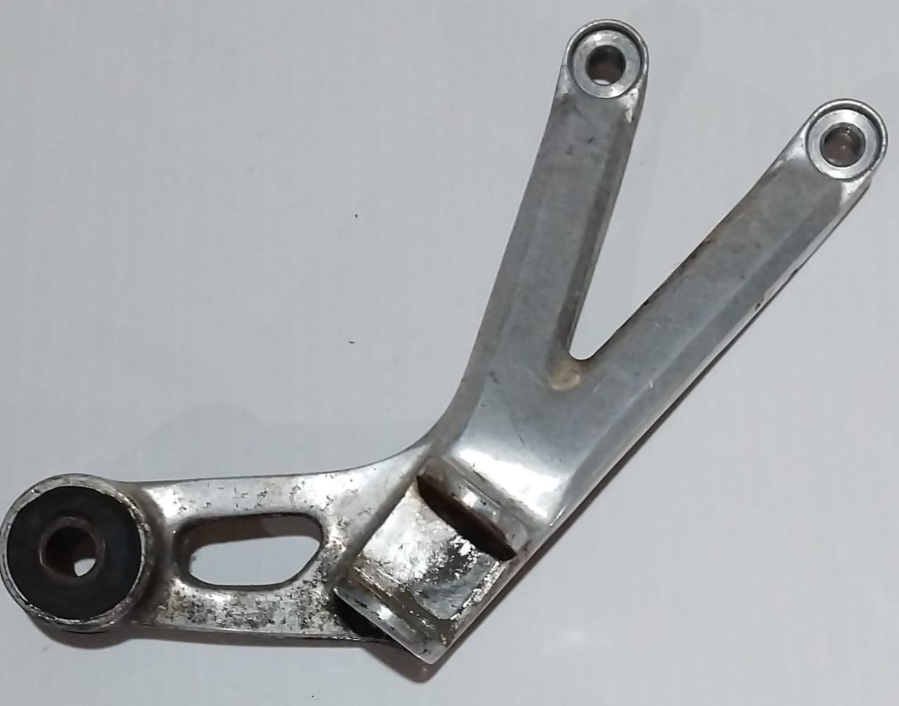 Yamaha YZF-R6 YZFR6 R6 Right Footrest Bracket