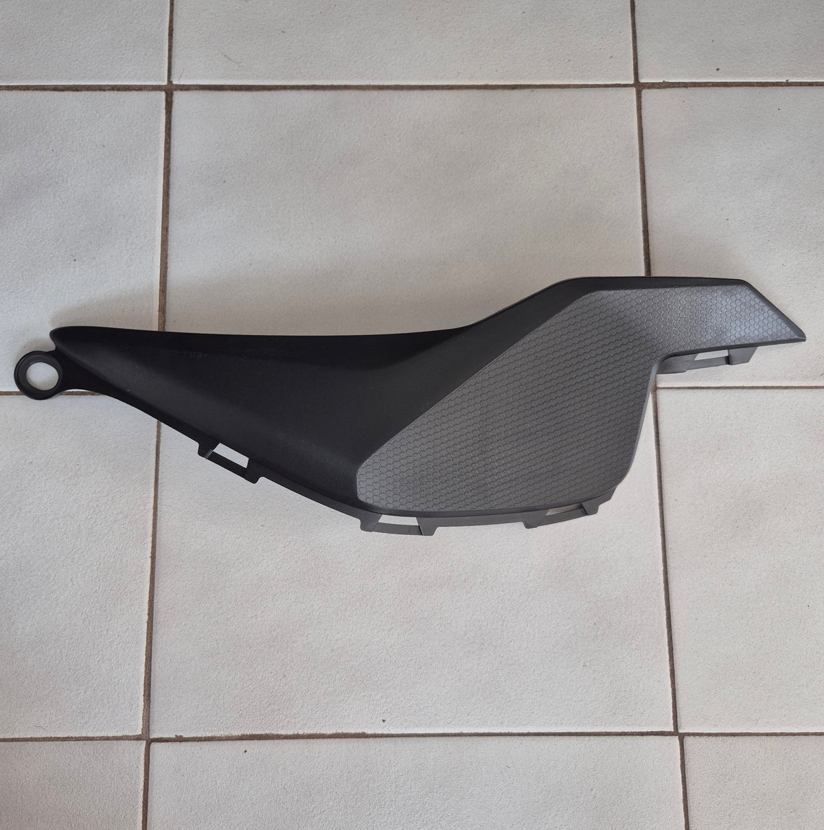 Honda CBR1000RR Fireblade Right Tank Trim