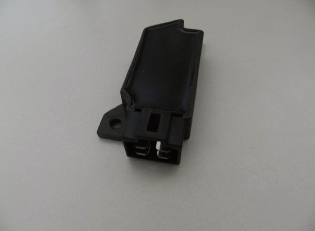 Yamaha DT200 XT225 XT400 XT500 RD500 RZV500 FZR600 XJ600 Reguleerder / gelykrigter