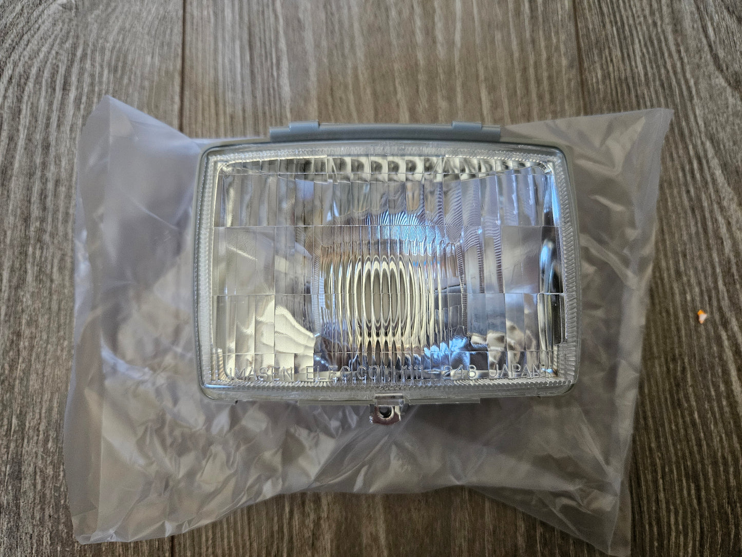 Yamaha DT50LC IT200/250/490 TT225/250/350/600 TY250/Z Headlight Lens Assembly