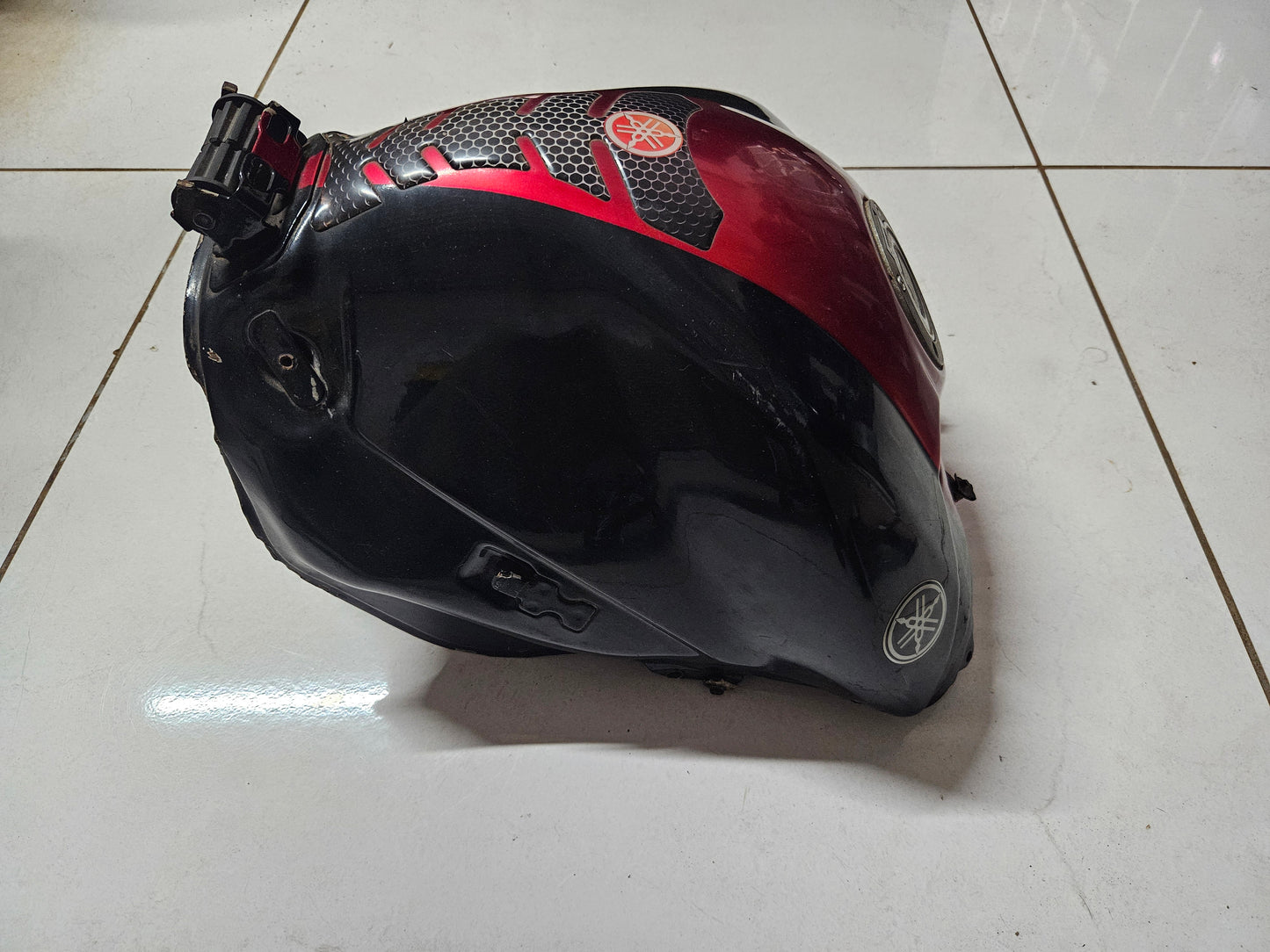 Yamaha YZF-R6 YZFR6 R6 Fuel / Petrol Tank