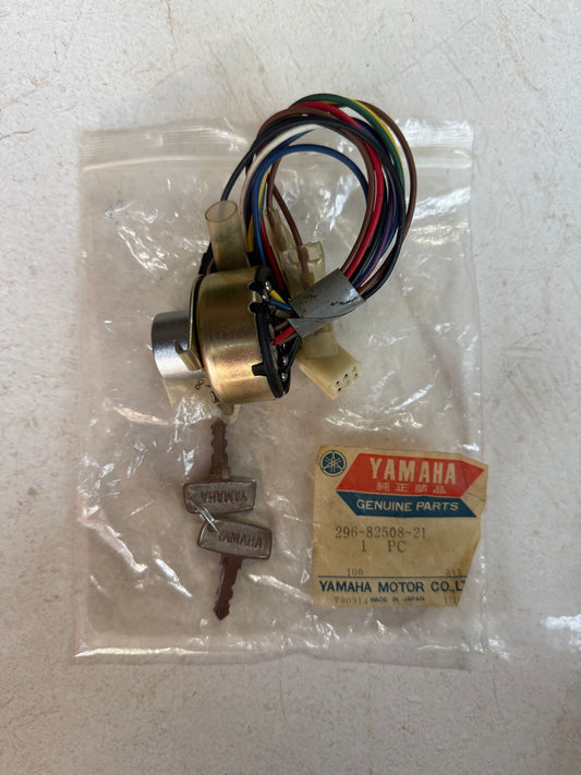 Yamaha Mate V50 Mate V75 U7E Ignition Switch and Keys