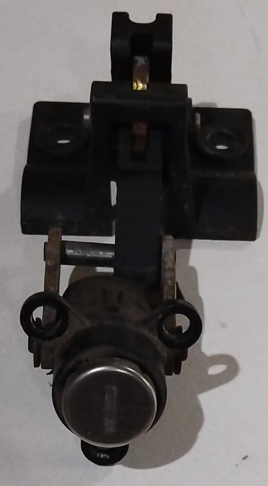 BMW R1100S Seat Lock