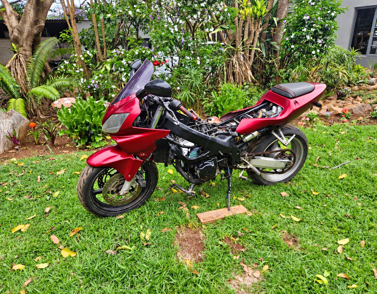 02 Honda CBR600F4i Stripping For Spares