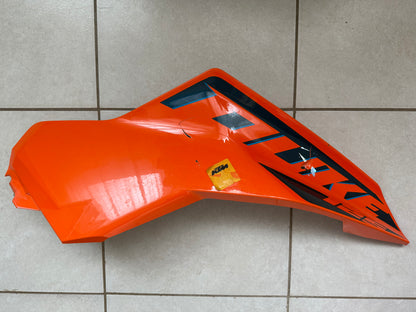 KTM 125 Duke Right Tank Side Panel