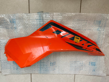 KTM 125 Duke Right Tank Side Panel