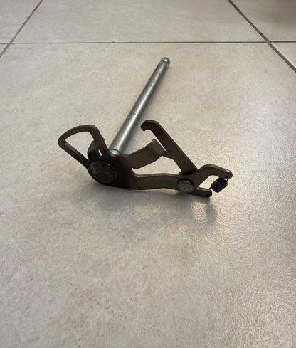 Yamaha TT-R230 Gear Selector Shaft