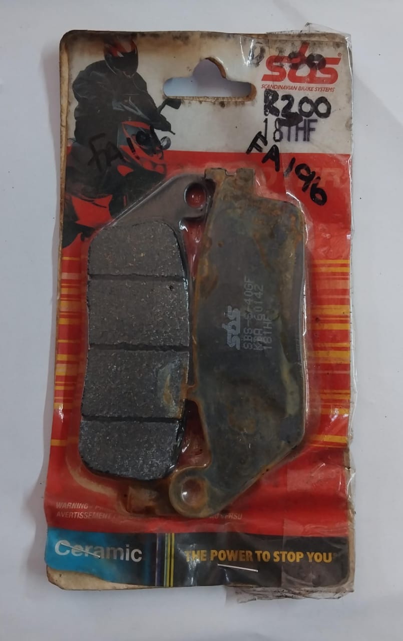 Harley Davidson Sportster XL883 XL1200 Dyna Softail Road King Honda CB400 CB400SF CBF500 CBF600 VT750 XL650V XL700V Transalp Buell Brake Pads FA196