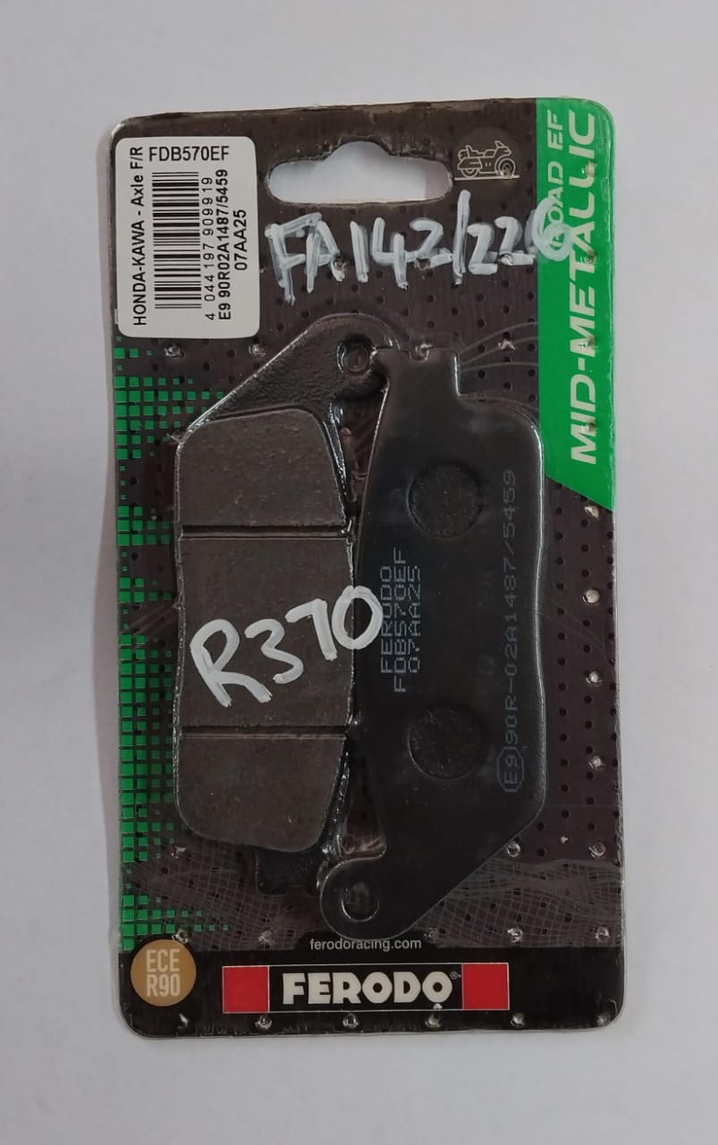 Honda CB CBR VT VFR Kawasaki Ninja Versys Z650 Z750 Suzuki Bandit Burgman Triumph Street Triple Tiger Yamaha WR Front Brake Pads FA142