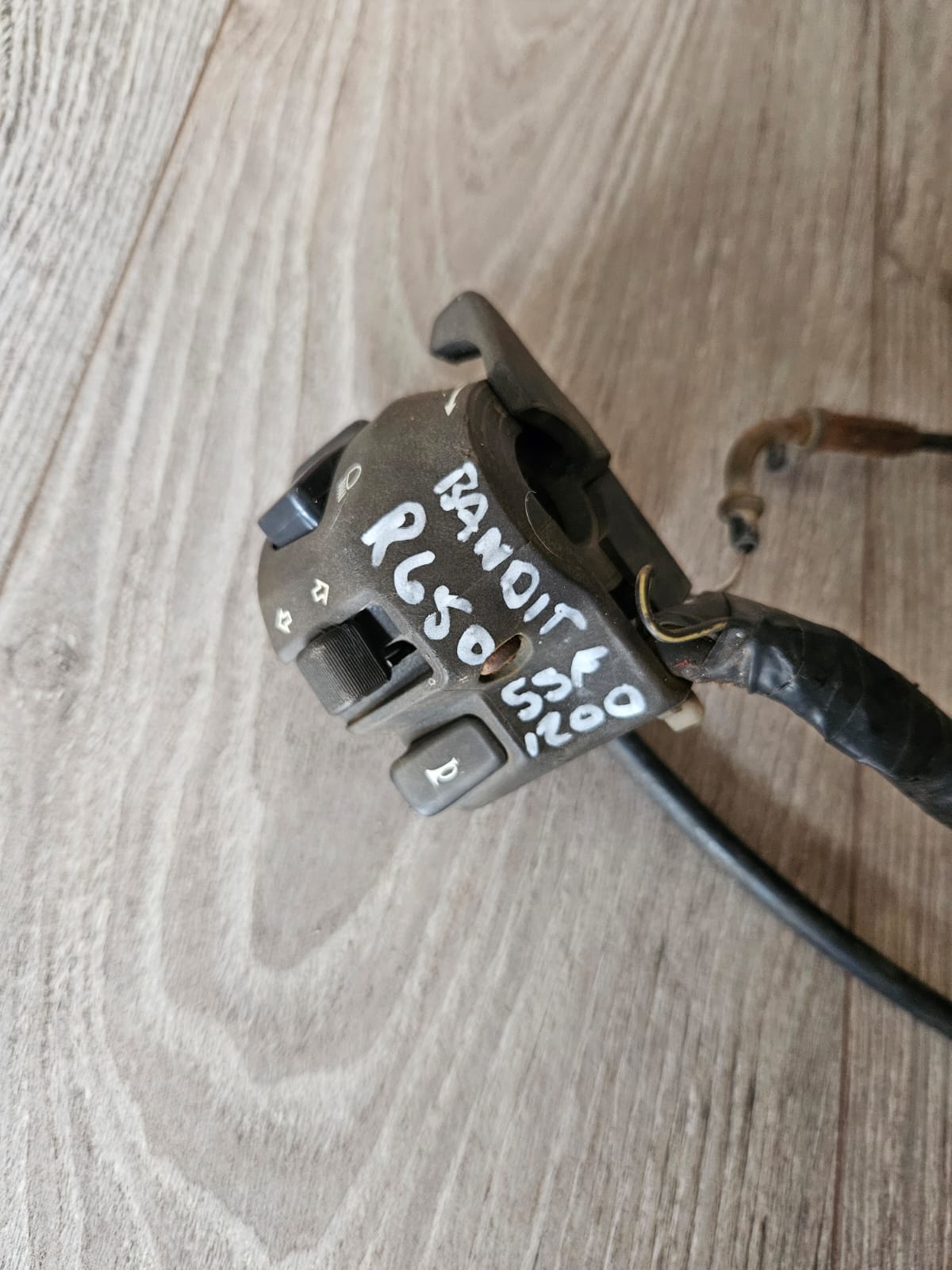 Suzuki GSF1200 Bandit 1200 Left Handlebar Switch