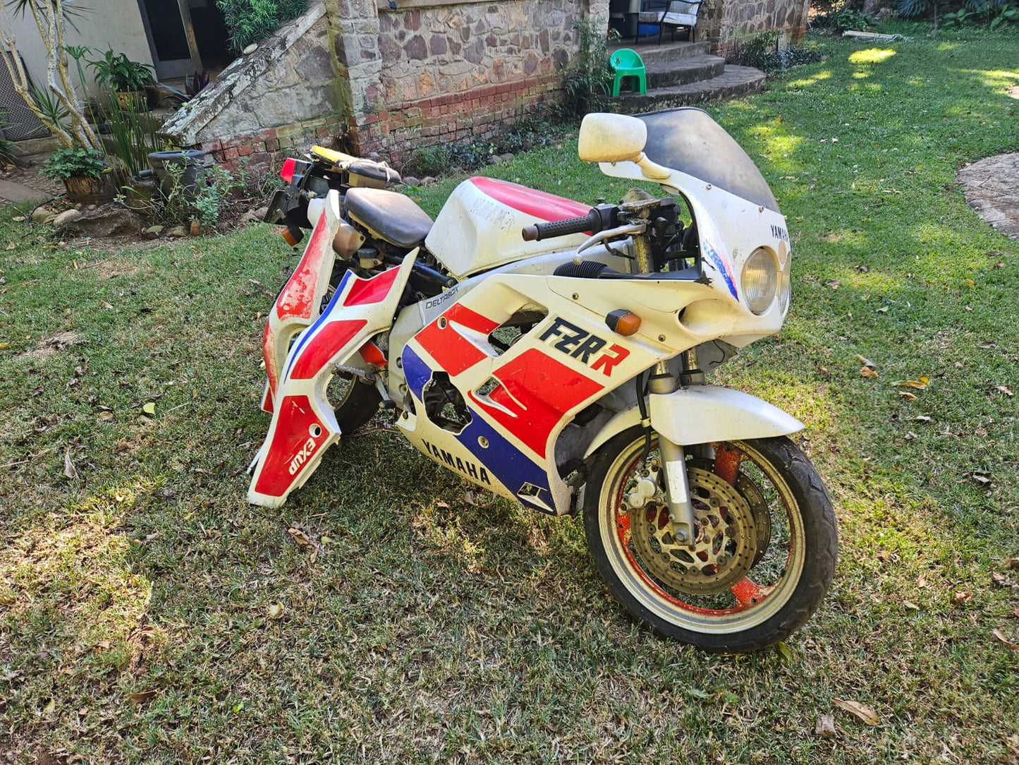 Yamaha FZR250 Stripping For Spares