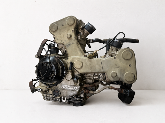 Ducati 916 Desmoquattro Engine