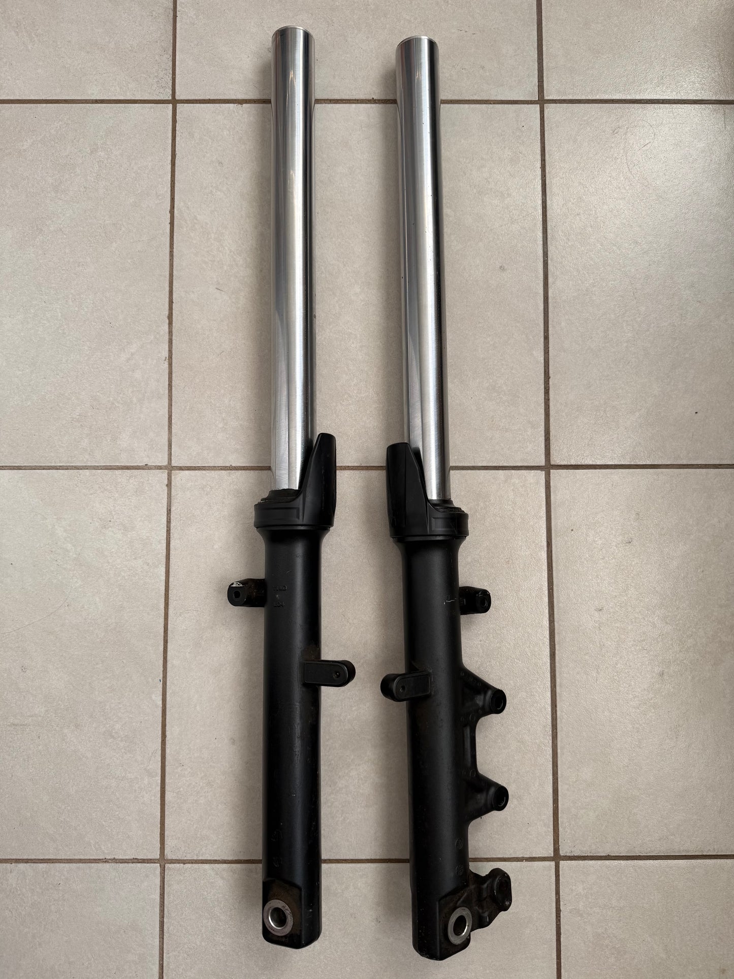 Yamaha YZF-R3 Front Forks