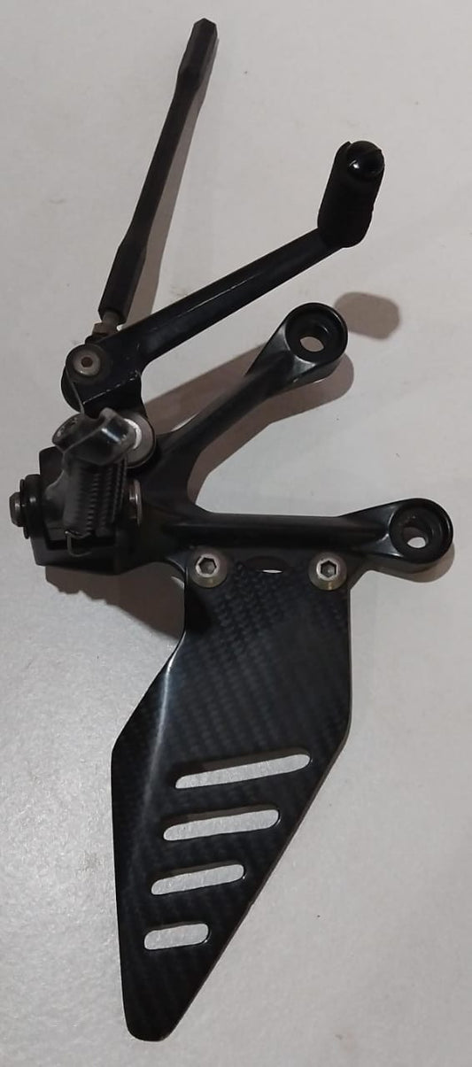 Kawasaki Ninja ZX-6R ZX6R Left Complete Footrest Bracket