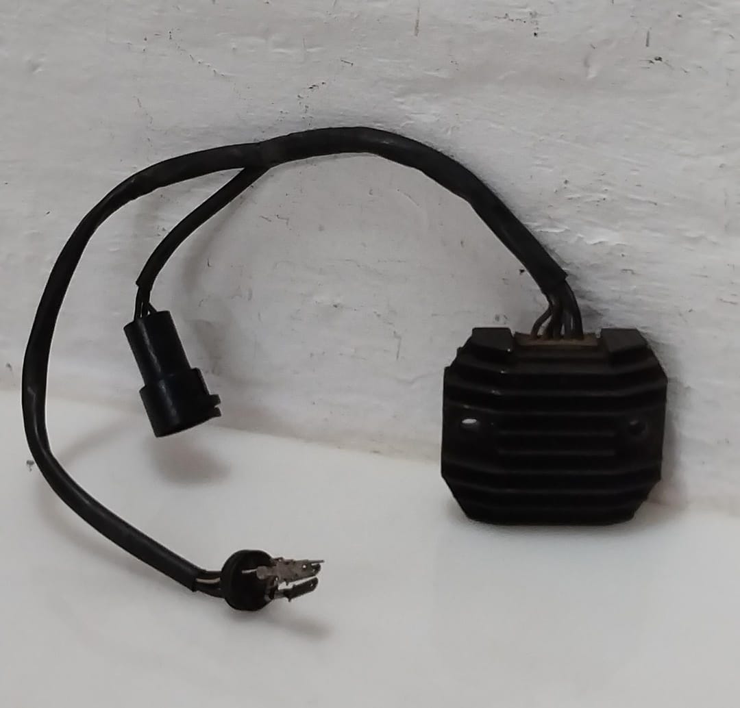 Kawasaki ZX6 ZX636 ZZR600 Regulator / Rectifier