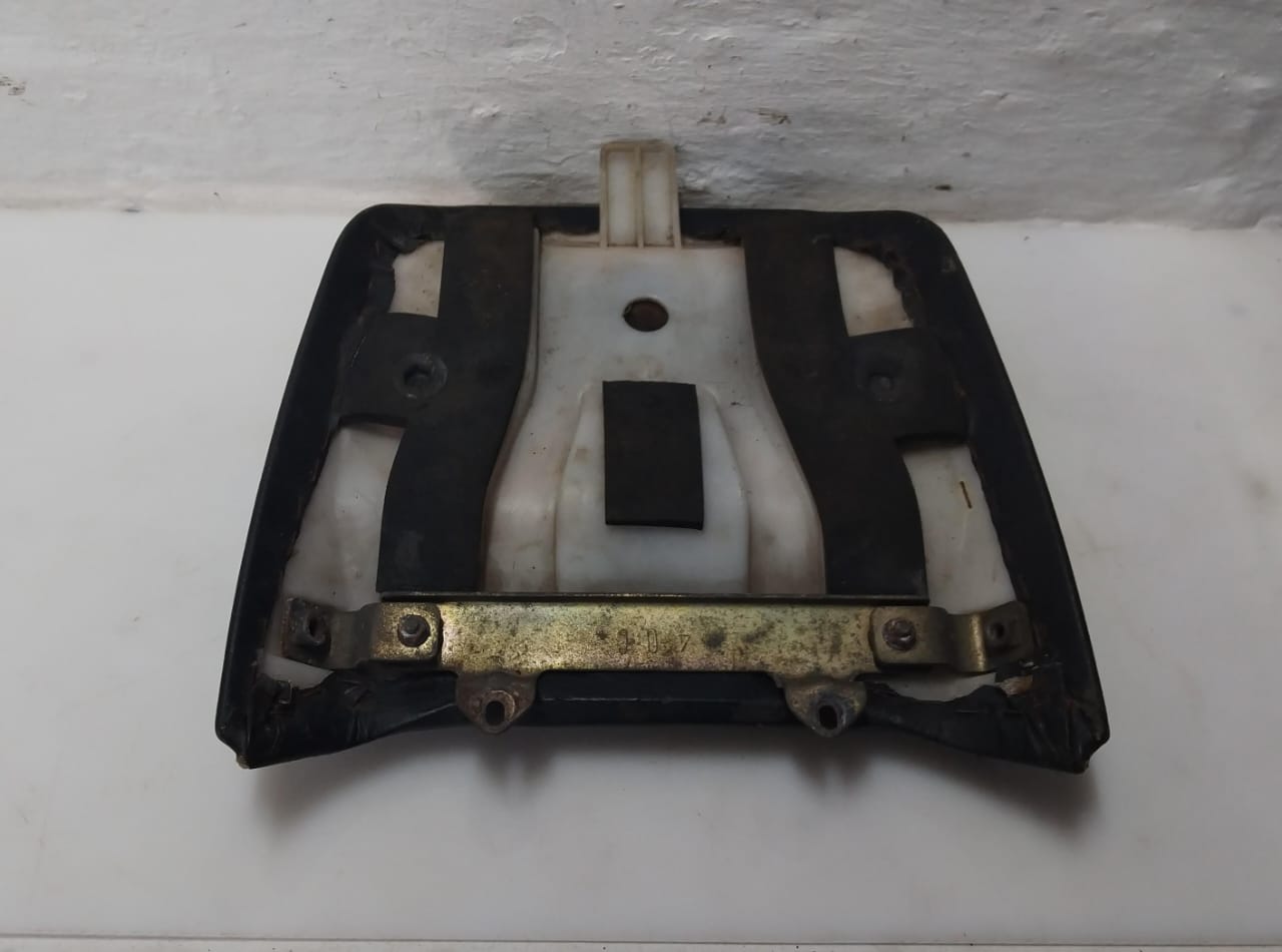 Suzuki GSX-R1100 Rear / Passenger Seat