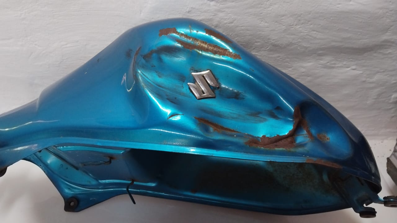 Suzuki SV650 SV 650 Fuel Tank