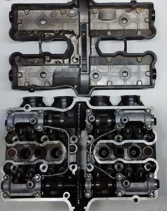 Suzuki GSX-R400 GK76 Head with Tappet Cover