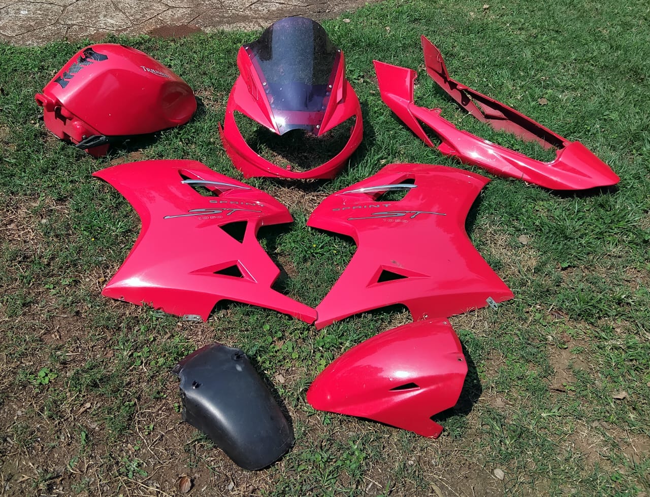 Triumph Sprint ST1050 Fairing Kit with Tank and Screen