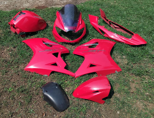 Triumph Sprint ST1050 Fairing Kit with Tank and Screen
