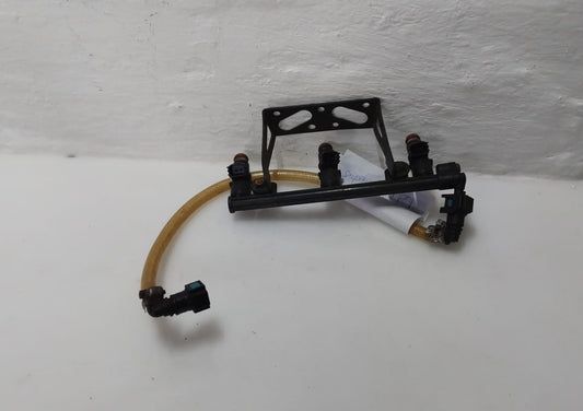 Triumph Sprint ST 1050 Fuel Rail and Injectors