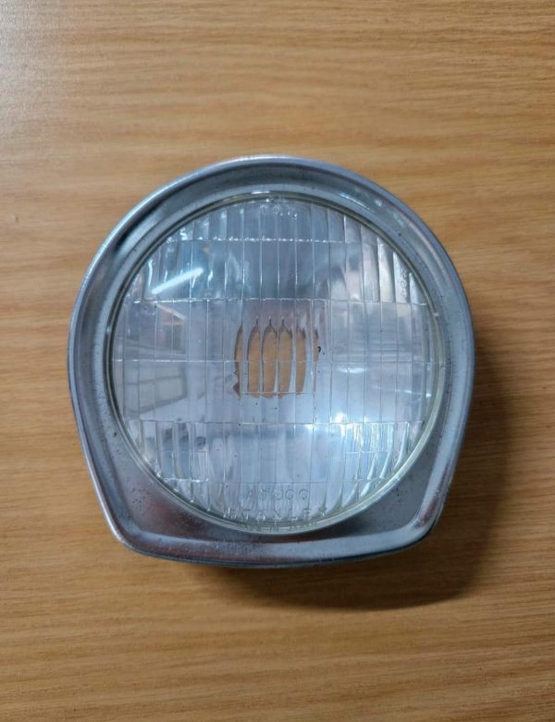Suzuki RV90 RV 90 Headlight