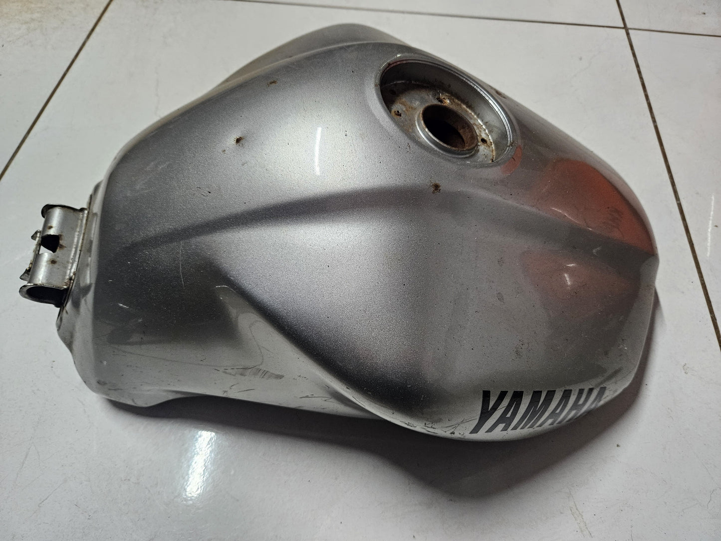 Yamaha FZS Fazer 1000 Brandstof / Petroltenk
