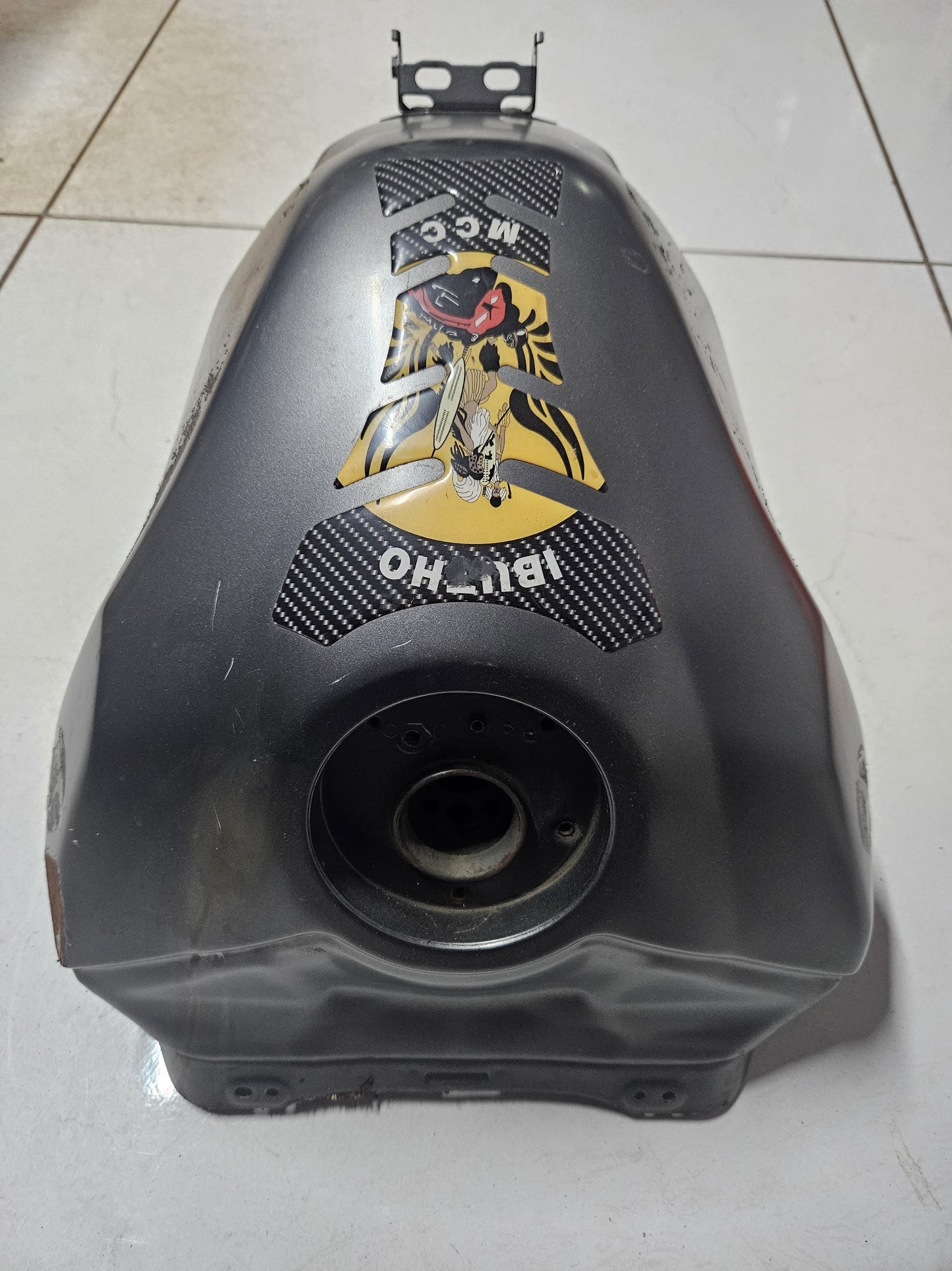 Yamaha YZF-R1 YZFR1 R1 Big Bang Brandstof / Petrol Tenk